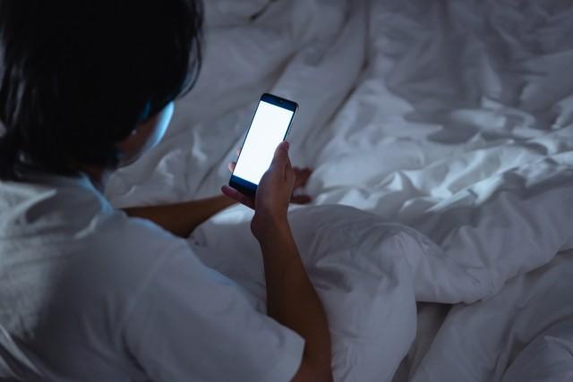 手机上瘾如何心理疏导？怎样让孩子戒掉手机游戏瘾(图3)