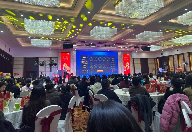 婚礼上的小游戏不知道玩什么？收藏这5种小游戏即可(图2)