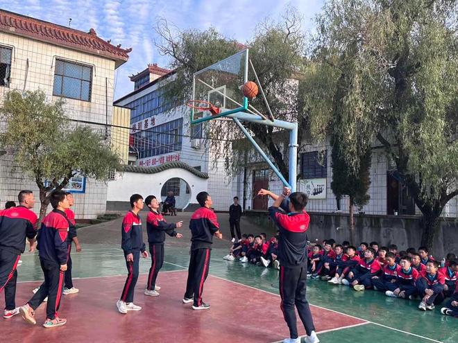 孩子沉迷游戏难自拔？读懂内心缺口、避开雷区、转变身份来帮忙(图3)